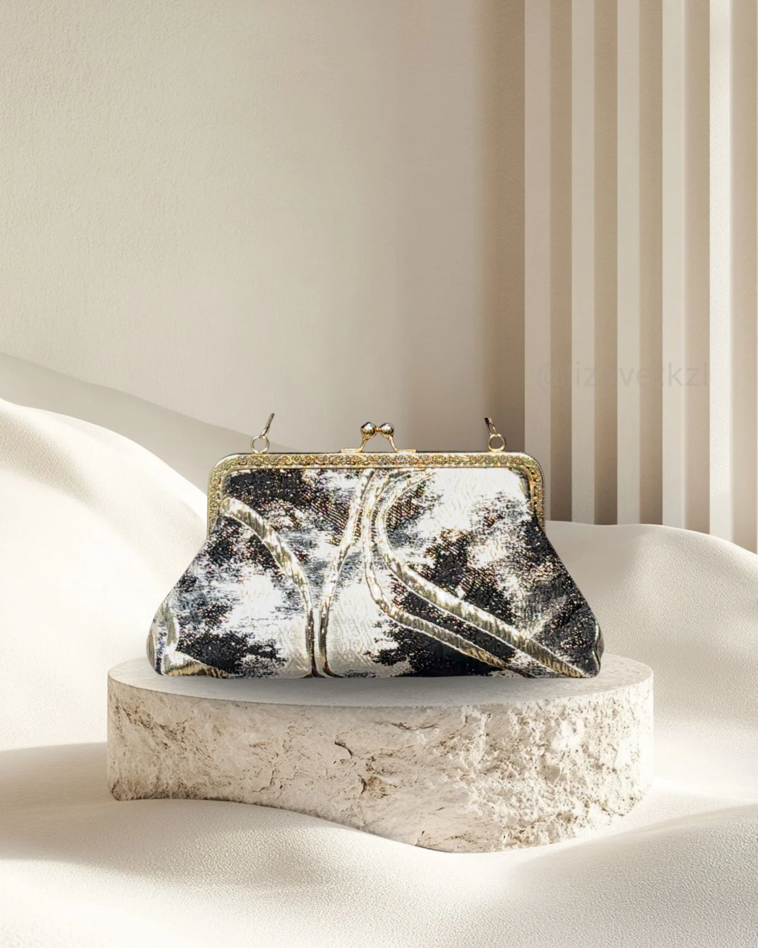 Layal clutch bag