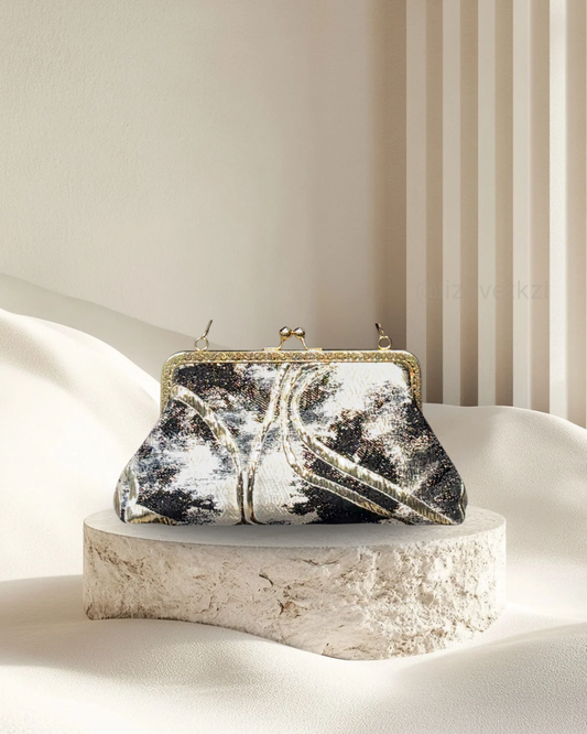 Layal clutch bag
